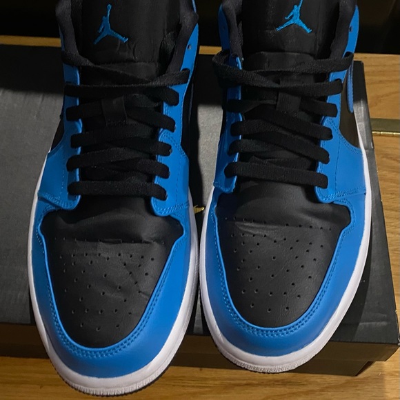 Air Jordan 1 Low Laser Blue - Picture 4 of 8